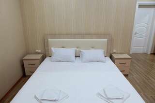 Отель Mini Hotel Tako Чакви Стандартный трехместный номер-24